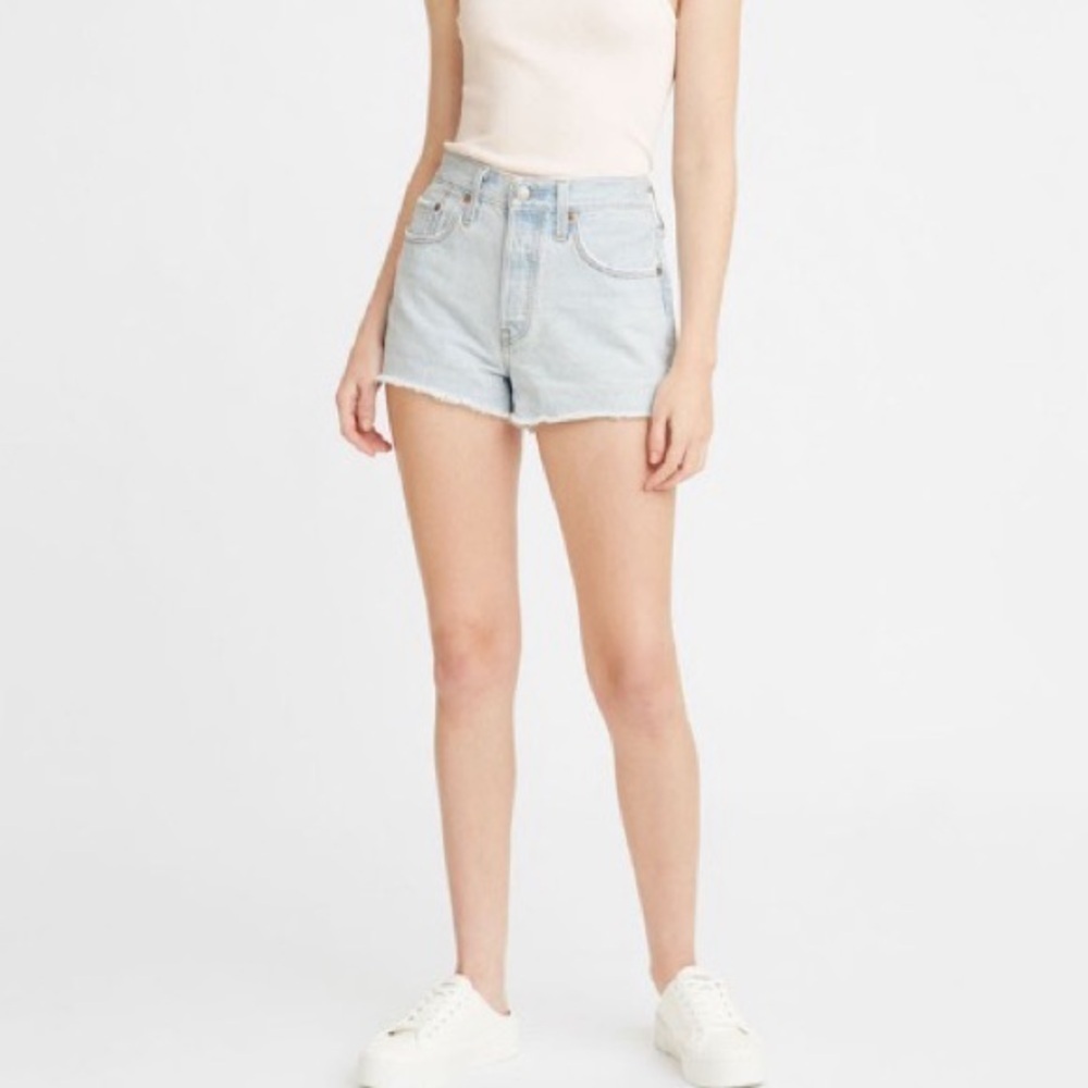 Levi's Women's 501 Original Denim Shorts Ojai Lake Light Indigo
